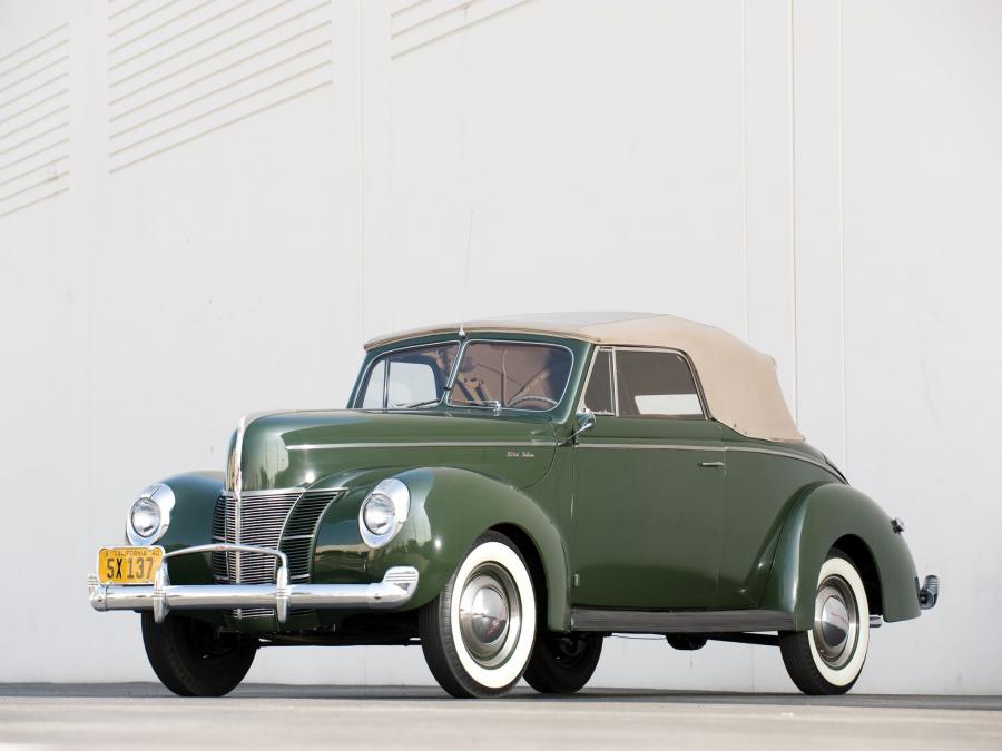  Ford V8 Deluxe Convertible Coupe 1940 года  (фото 5 из 26)
